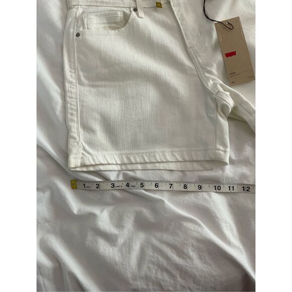 Levi’s NWT new white mid rise denim jean shorts women’s 6 - Picture 8 of 9